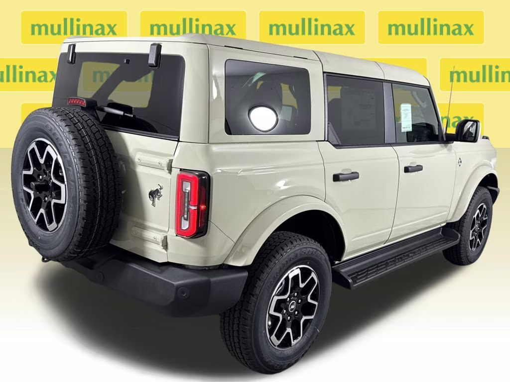 2026 Desert Sand Ford Bronco Outer Banks 4X4 SUV