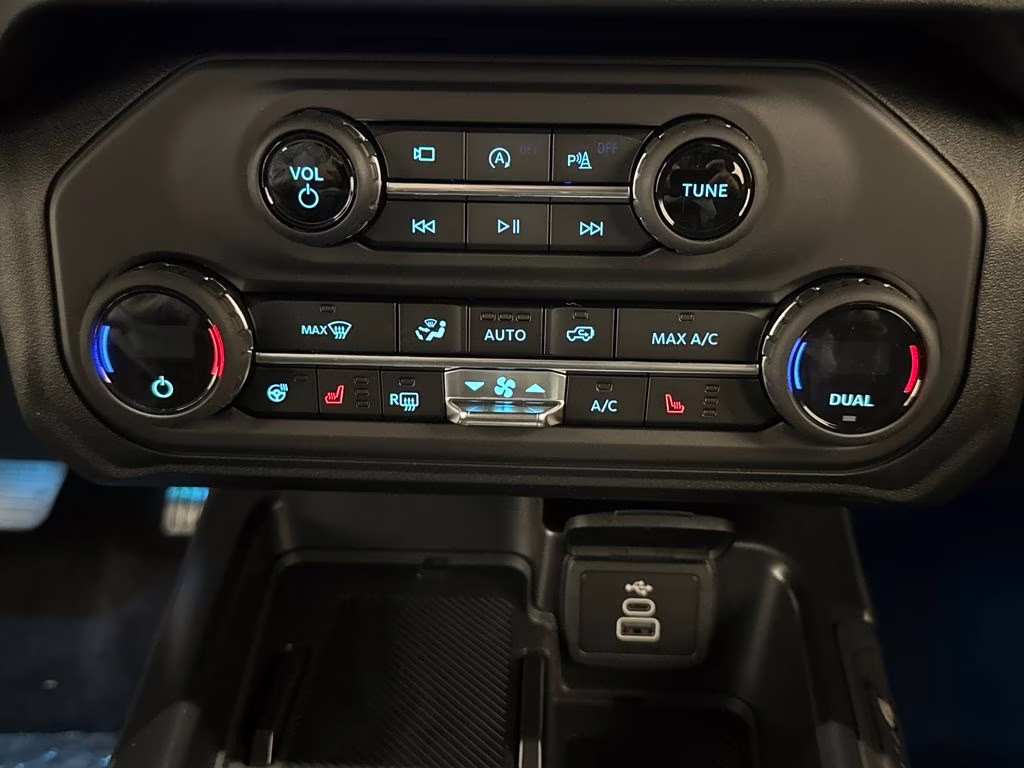 2026 Desert Sand Ford Bronco Outer Banks 4X4 SUV