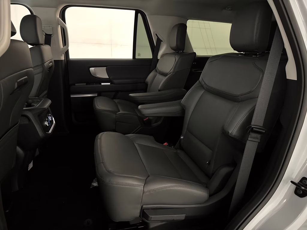 2026 Space Silver Metallic Ford Expedition Active RWD SUV