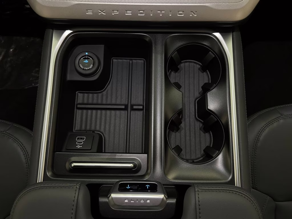 2026 Space Silver Metallic Ford Expedition Active RWD SUV