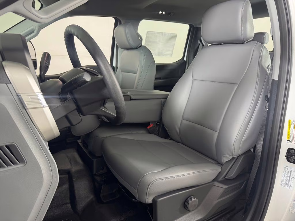 2026 Oxford White Ford Super Duty F-350 SRW XL 4X4 Truck