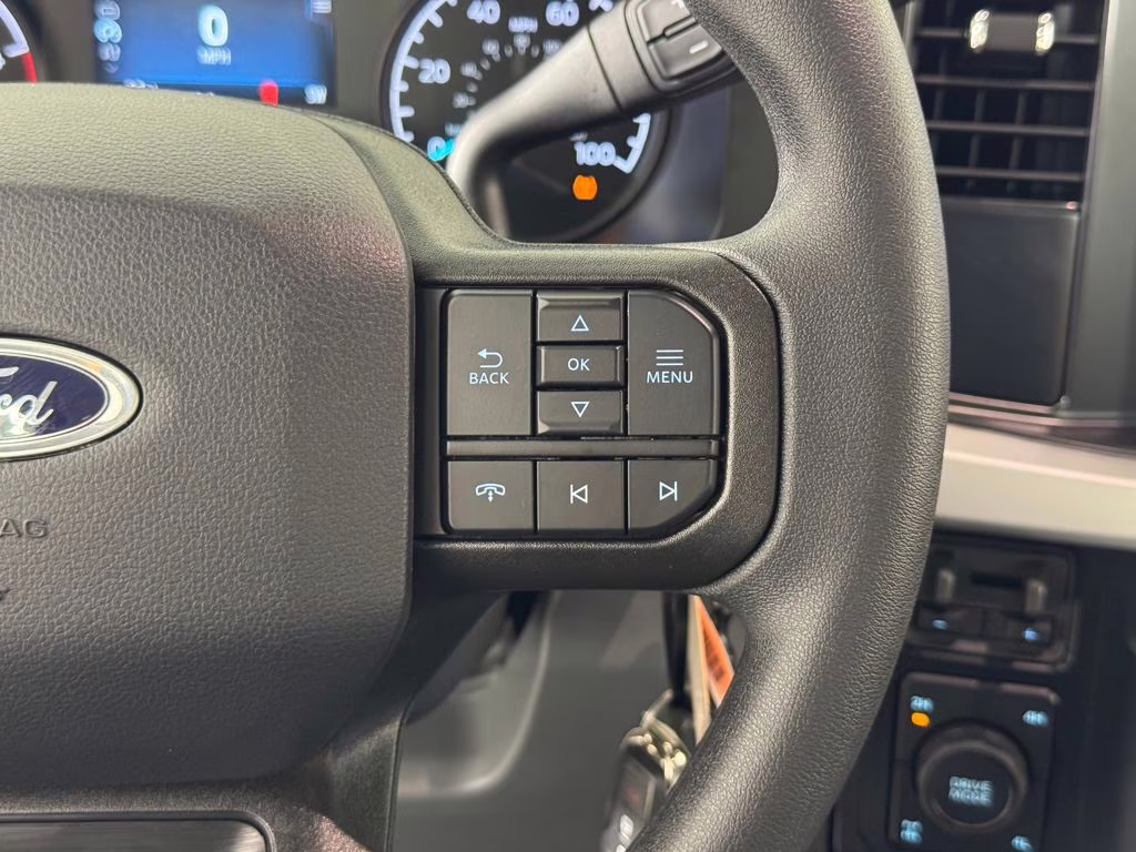 2026 Oxford White Ford Super Duty F-350 SRW XL 4X4 Truck