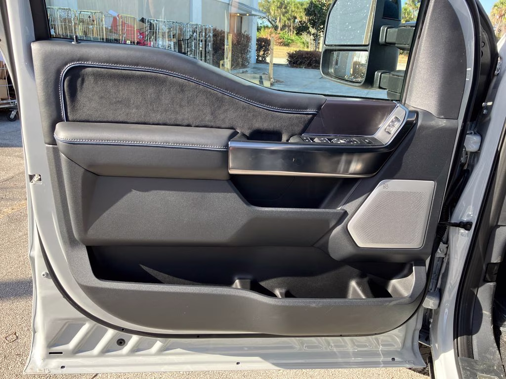 2026 Avalanche Ford Super Duty F-350 SRW Platinum 4X4 Truck
