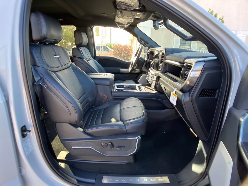 2026 Avalanche Ford Super Duty F-350 SRW Platinum 4X4 Truck