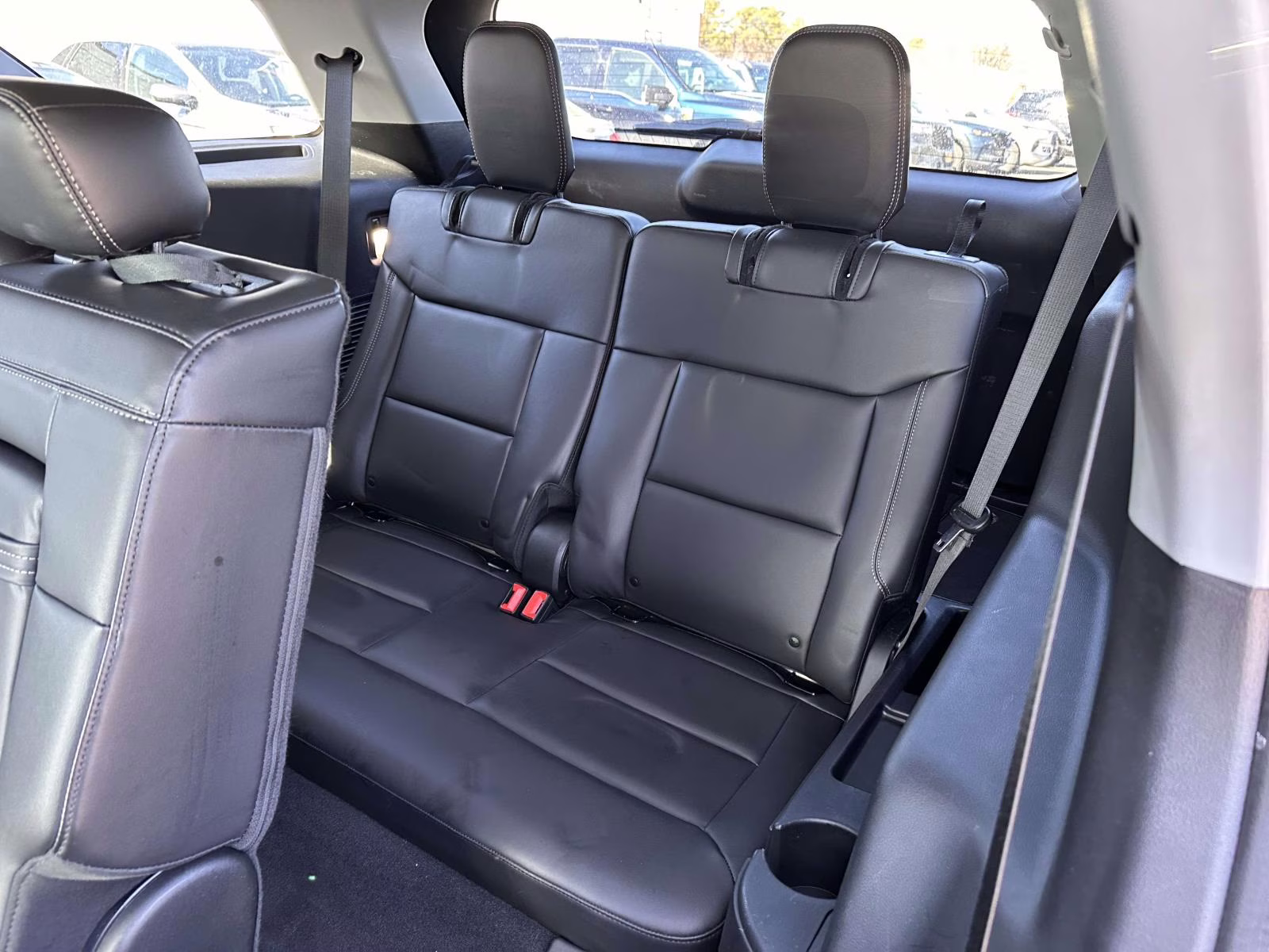 2022 Oxford White Ford Explorer XLT 4WD 4X4 SUV