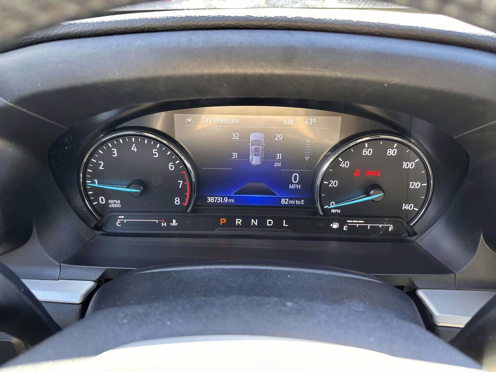 2022 Oxford White Ford Explorer XLT 4WD 4X4 SUV