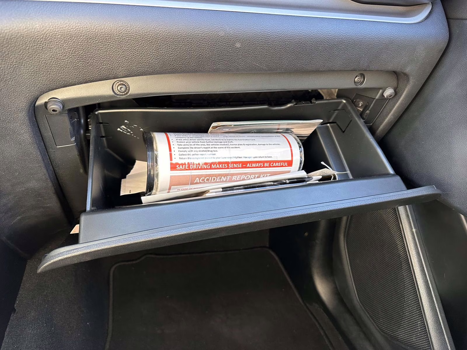 2022 Oxford White Ford Explorer XLT 4WD 4X4 SUV