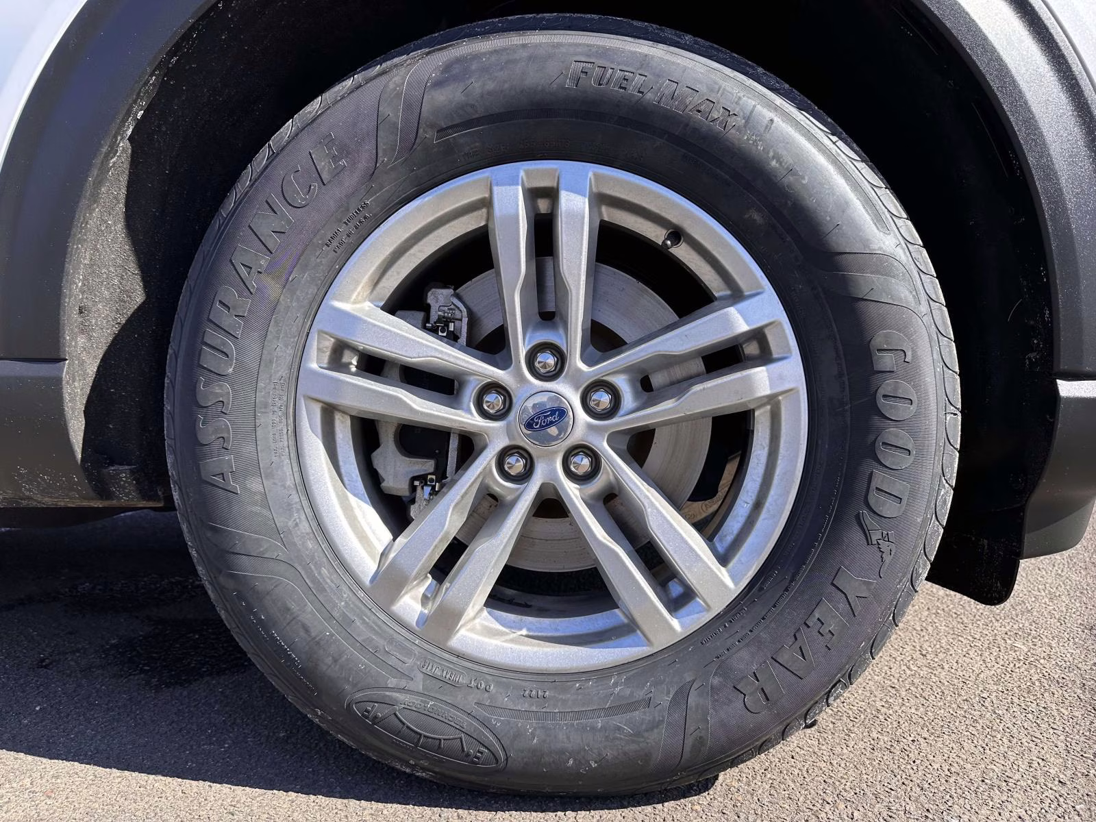 2022 Oxford White Ford Explorer XLT 4WD 4X4 SUV