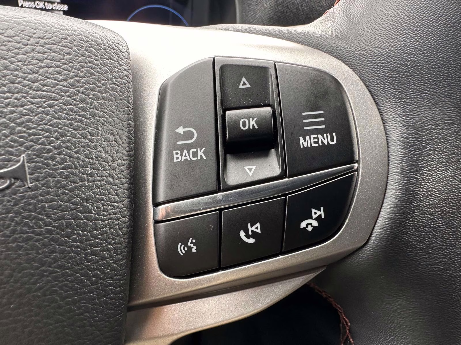 2025 Star White Metallic Tri-Coat Ford Explorer Active 4WD 4X4 SUV