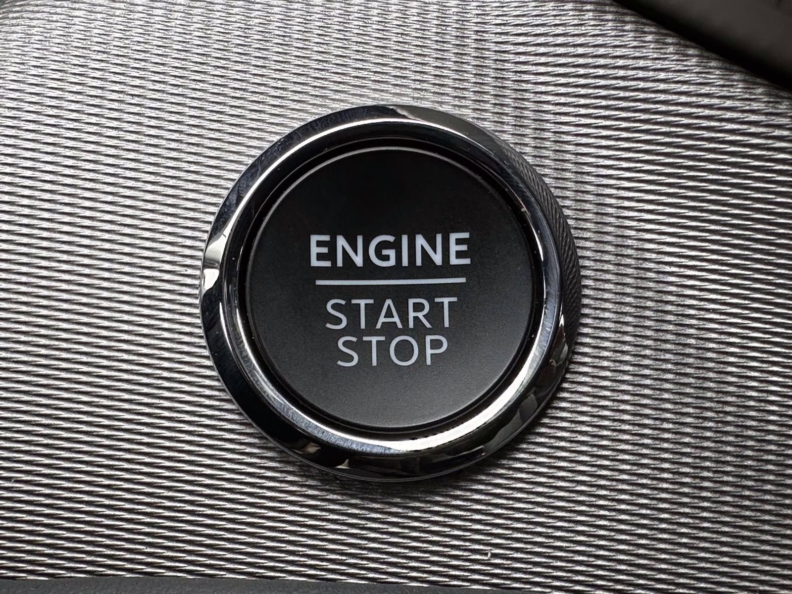 2025 Star White Metallic Tri-Coat Ford Explorer Active 4WD 4X4 SUV