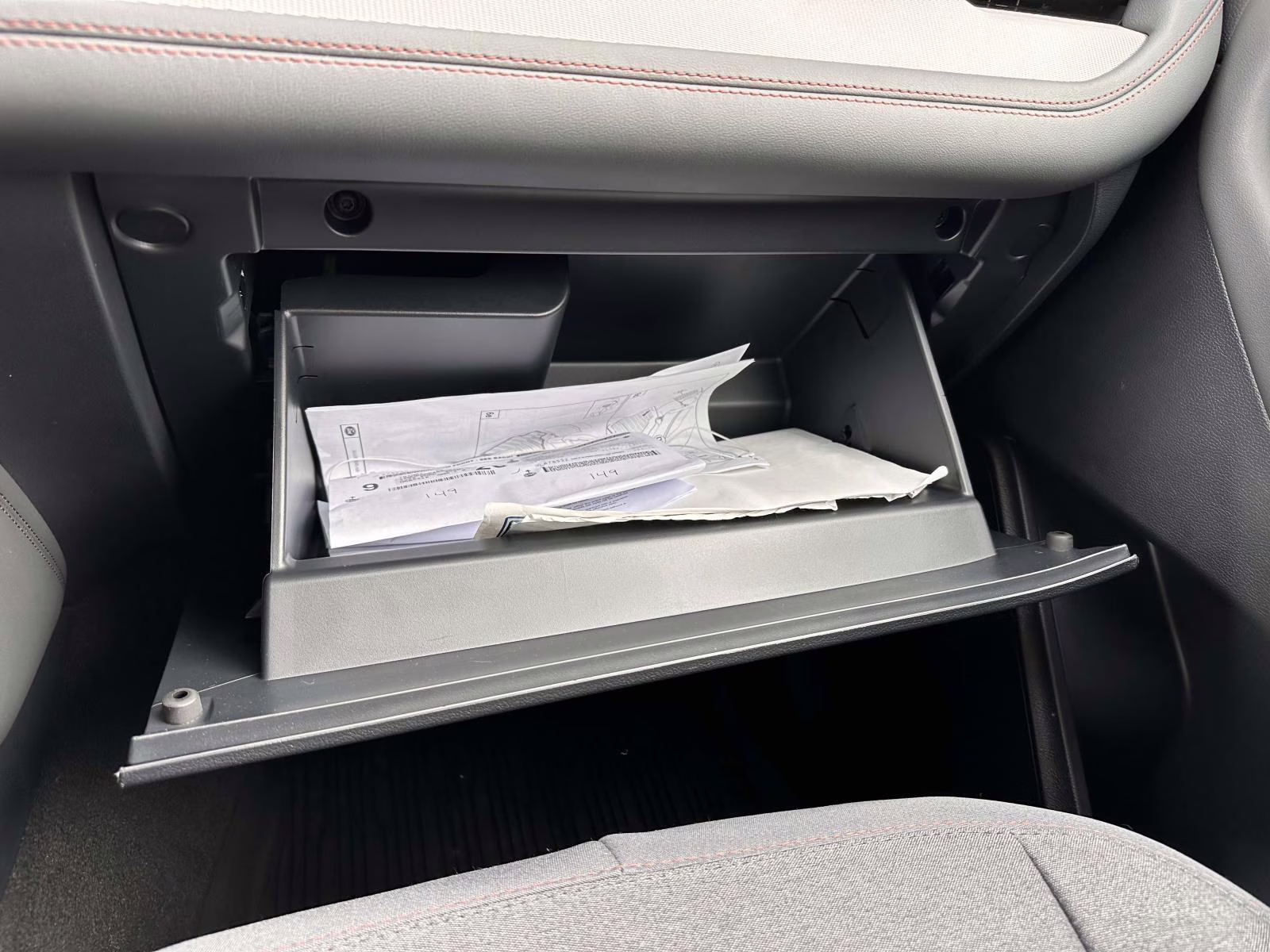 2025 Star White Metallic Tri-Coat Ford Explorer Active 4WD 4X4 SUV