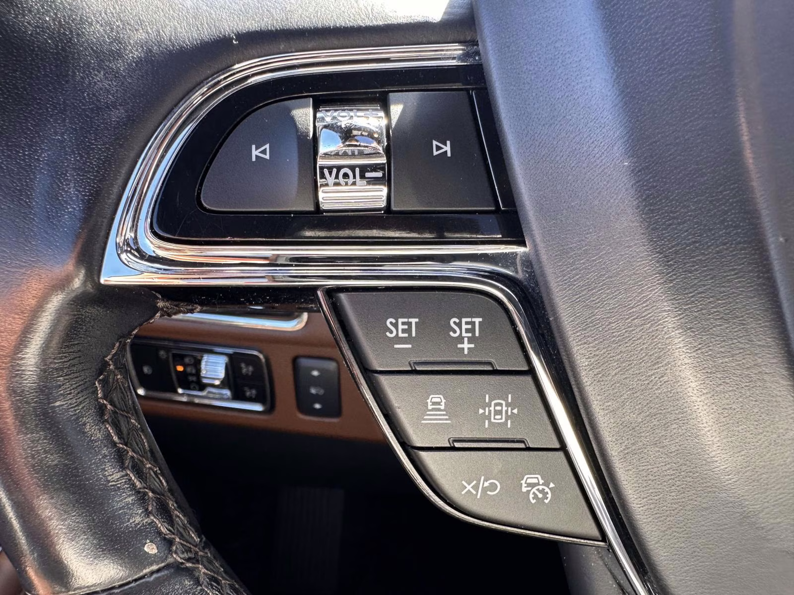 2023 Infinite Black Metallic Clearcoat Lincoln Navigator L Reserve 4x4 4X4 SUV