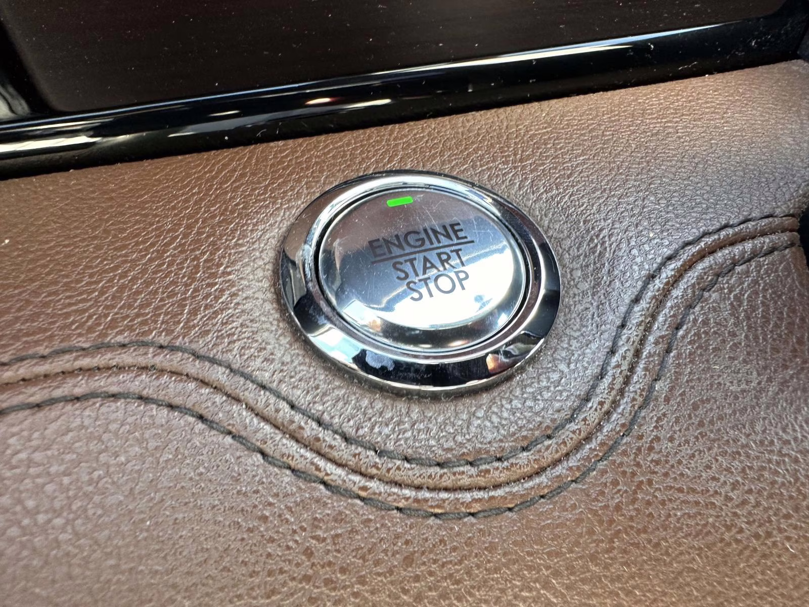 2023 Infinite Black Metallic Clearcoat Lincoln Navigator L Reserve 4x4 4X4 SUV