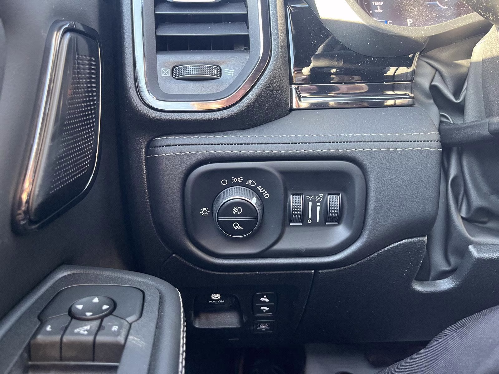 2026 Diamond Black Crystal Pearlcoat Ram 1500 Limited 4X4 Truck