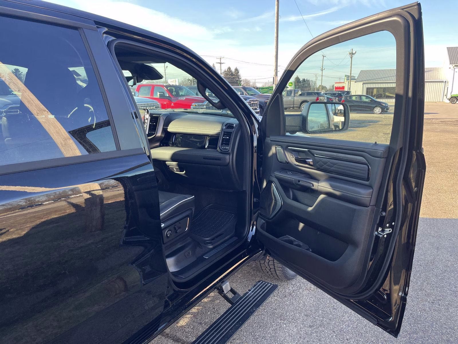 2026 Diamond Black Crystal Pearlcoat Ram 1500 Limited 4X4 Truck