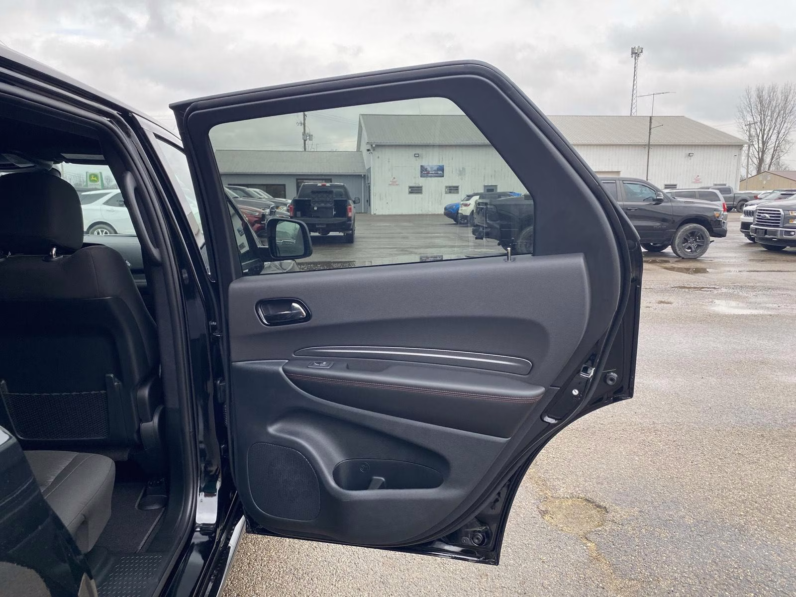 2026 DB Black Clearcoat Dodge Durango GT HEMI V8 AWD SUV