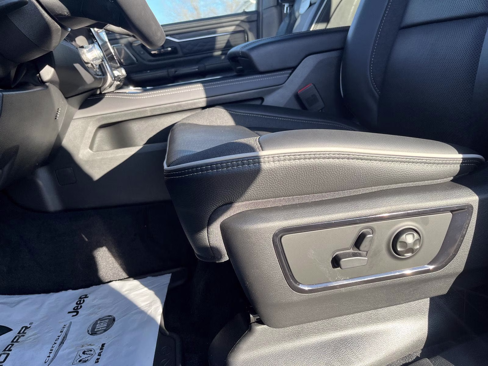 2026 Diamond Black Crystal Pearlcoat Ram 1500 Limited 4X4 Truck