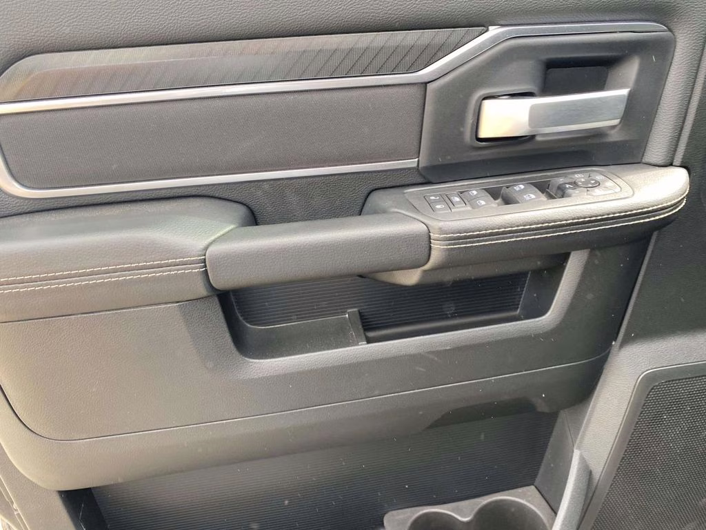 2025 Diamond Black Crystal Pearlcoat Ram 2500 Big Horn 4X4 Truck