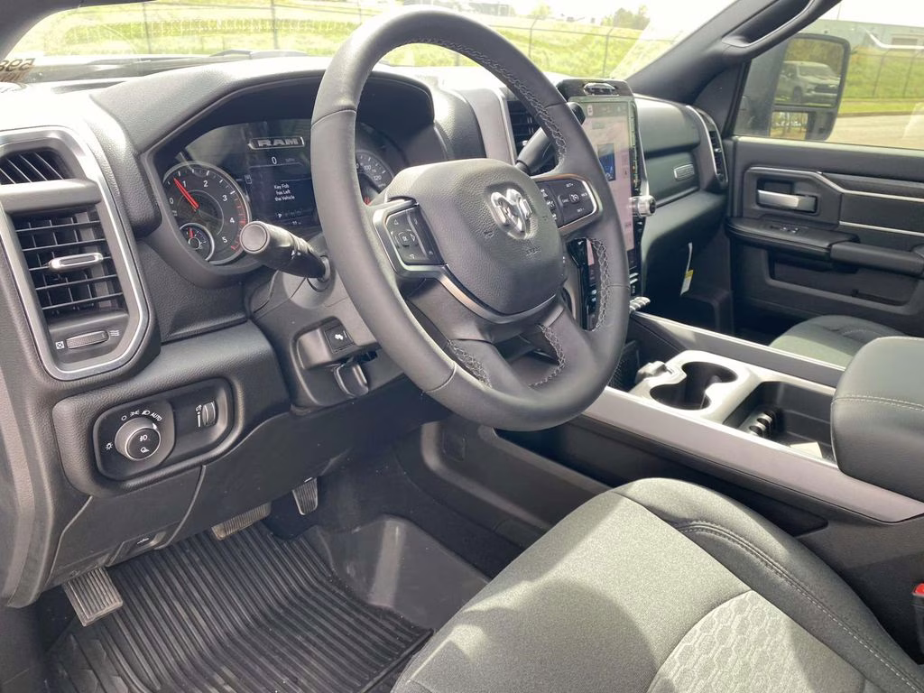 2025 Diamond Black Crystal Pearlcoat Ram 2500 Big Horn 4X4 Truck