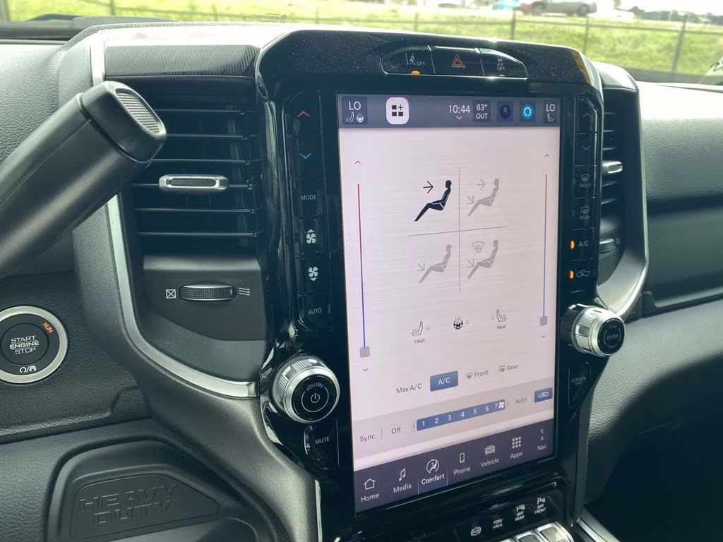 2025 Diamond Black Crystal Pearlcoat Ram 2500 Big Horn 4X4 Truck