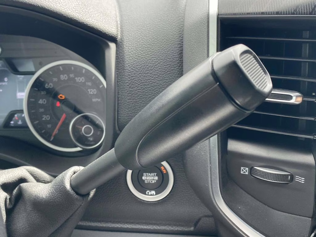 2025 Diamond Black Crystal Pearlcoat Ram 2500 Big Horn 4X4 Truck