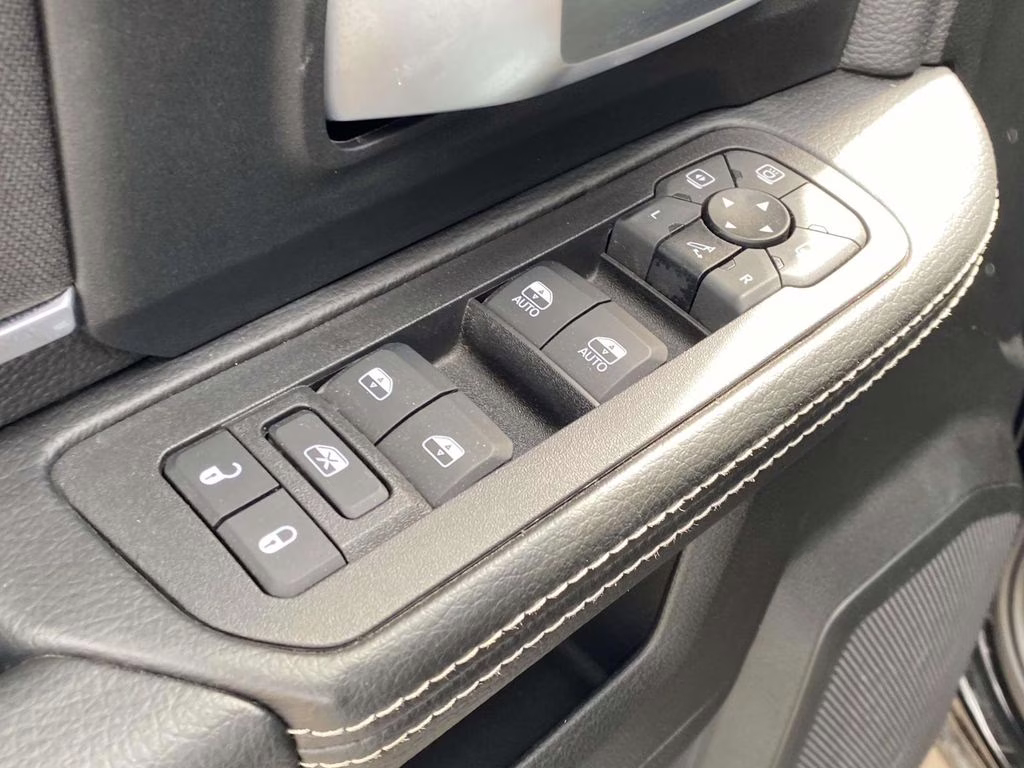 2025 Diamond Black Crystal Pearlcoat Ram 2500 Big Horn 4X4 Truck