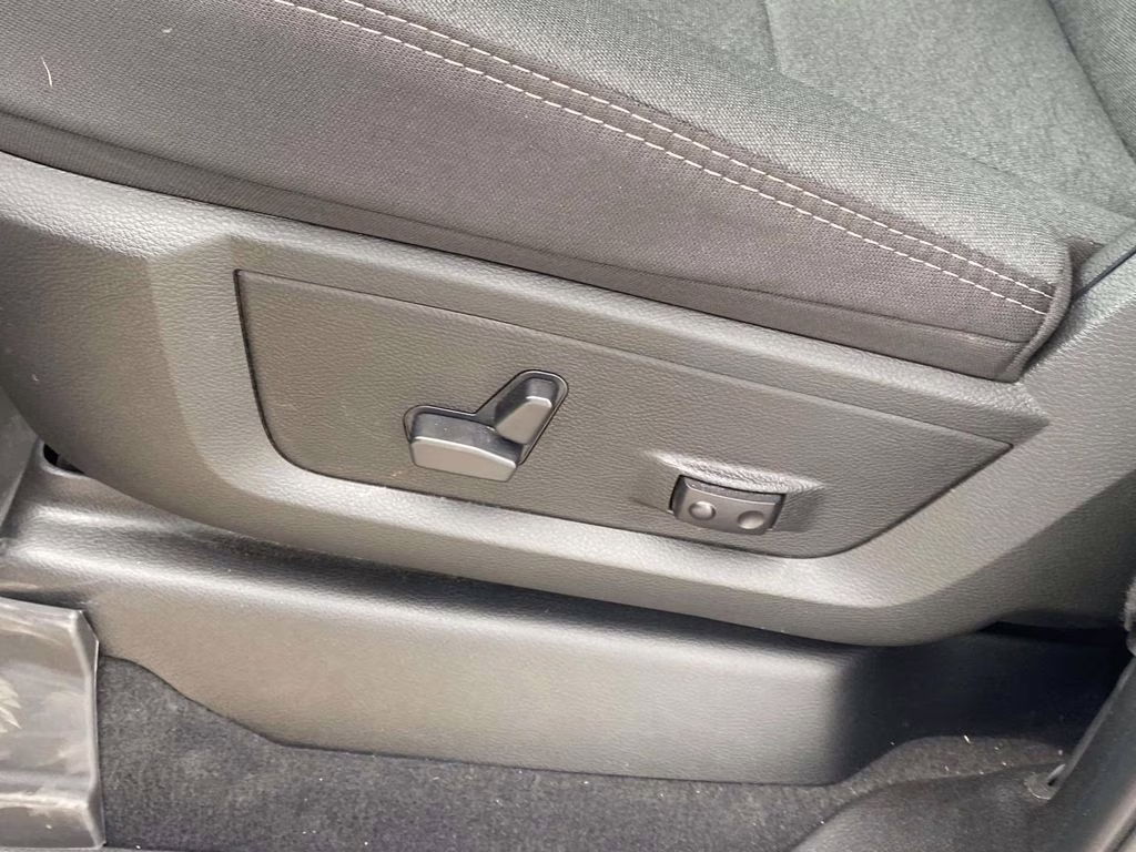 2025 Diamond Black Crystal Pearlcoat Ram 2500 Big Horn 4X4 Truck