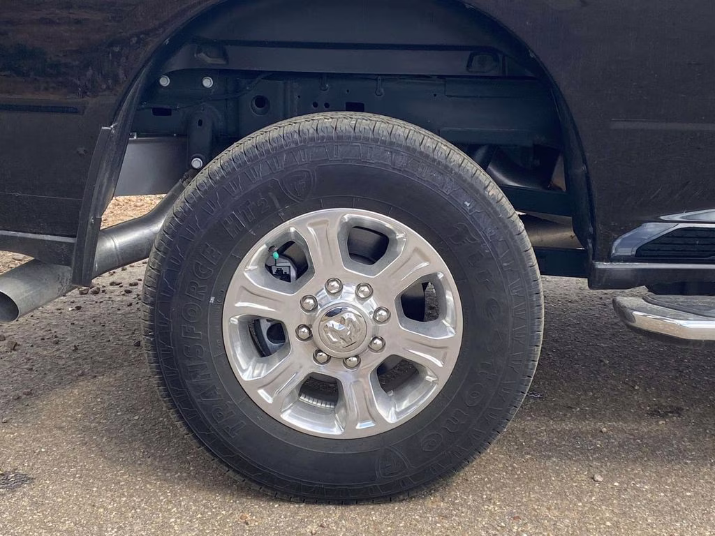 2025 Diamond Black Crystal Pearlcoat Ram 2500 Big Horn 4X4 Truck