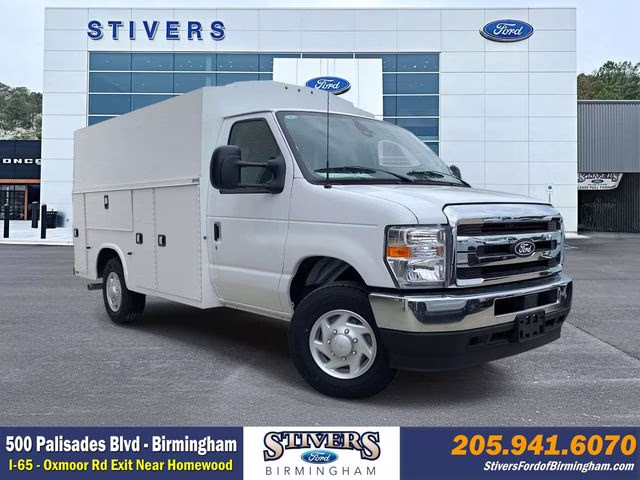 2026 Oxford White Ford E-350SD Base RWD Truck
