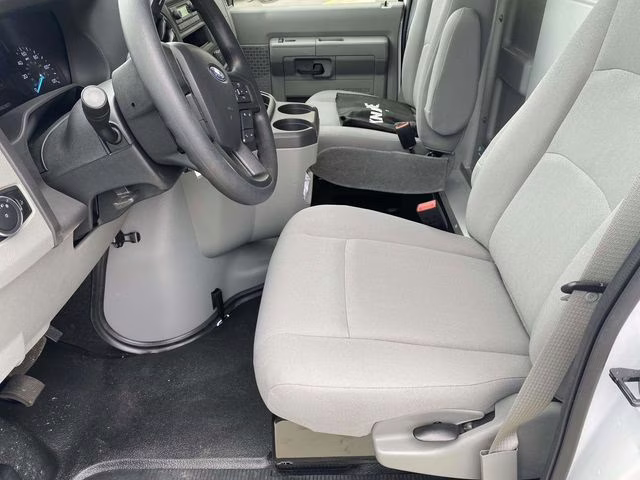 2026 Oxford White Ford E-350SD Base RWD Truck