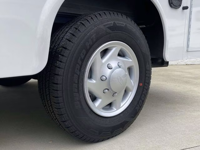 2026 Oxford White Ford E-350SD Base RWD Truck