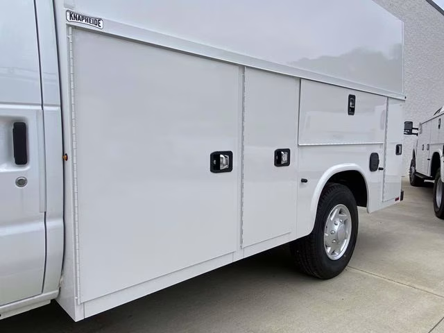 2026 Oxford White Ford E-350SD Base RWD Truck