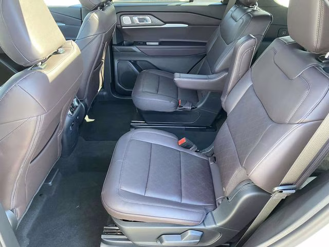 2026 White Metallic Ford Explorer Platinum RWD SUV