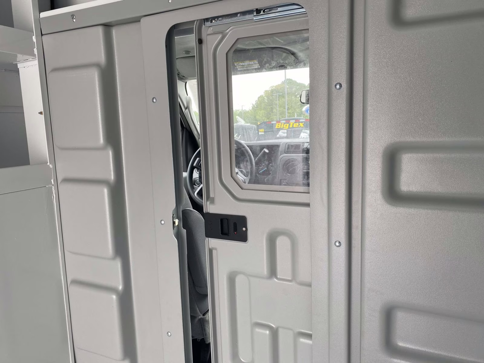 2026 Oxford White Ford E-350SD Base RWD Truck