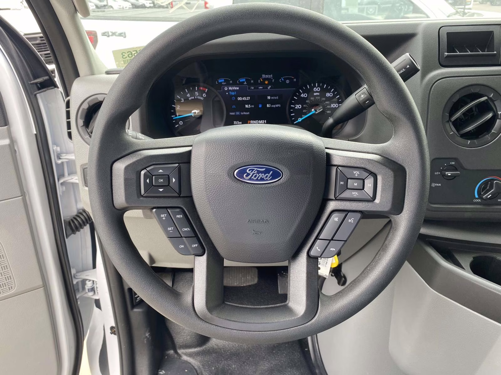 2026 Oxford White Ford E-350SD Base RWD Truck