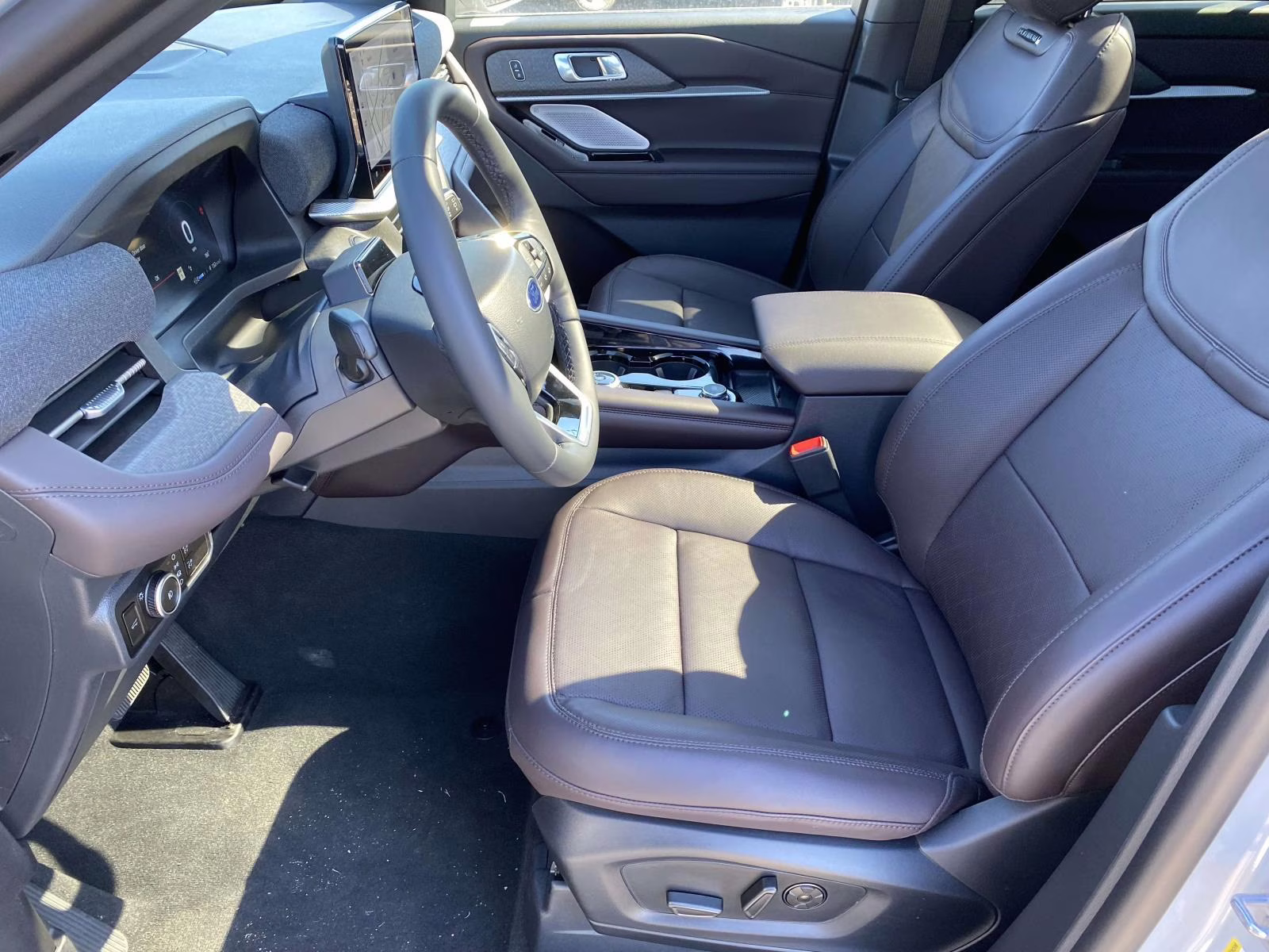 2026 White Metallic Ford Explorer Platinum RWD SUV