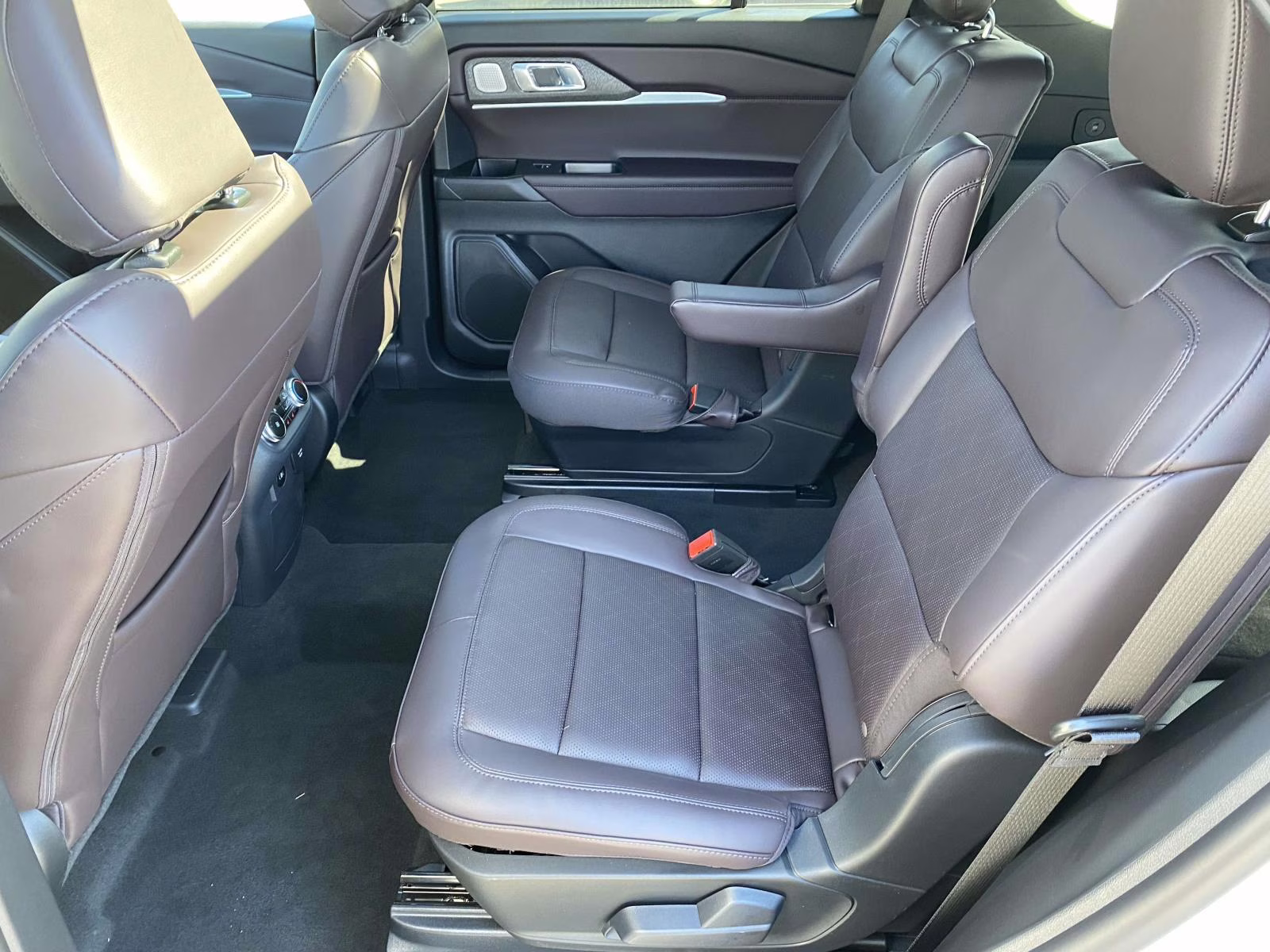 2026 White Metallic Ford Explorer Platinum RWD SUV