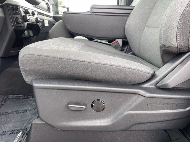 2026 Oxford White Ford Super Duty F-250 SRW XLT RWD Truck