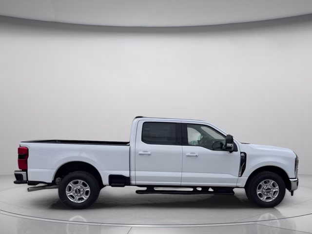 2026 Oxford White Ford Super Duty F-250 SRW XLT RWD Truck