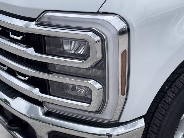 2026 Oxford White Ford Super Duty F-250 SRW XLT RWD Truck