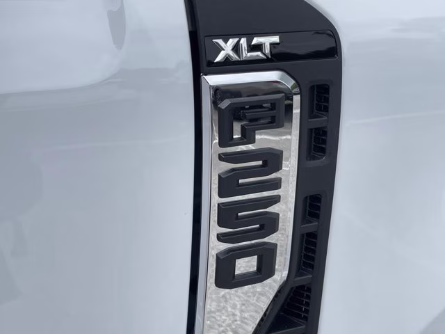 2026 Oxford White Ford Super Duty F-250 SRW XLT RWD Truck