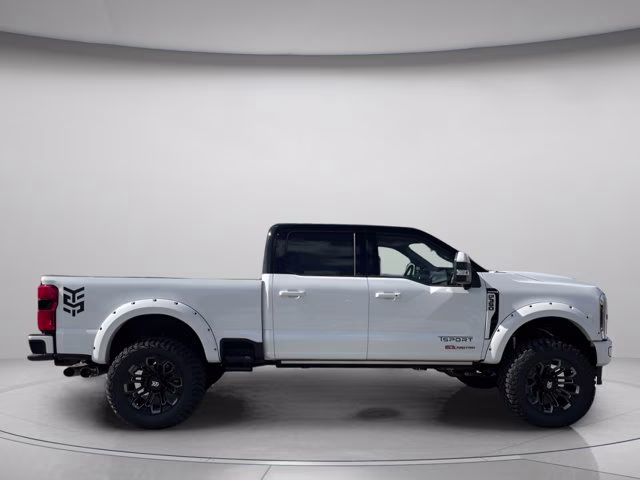 2026 Star White Metallic Tri-Coat Ford Super Duty F-350 SRW Valor Lift 4X4 Truck