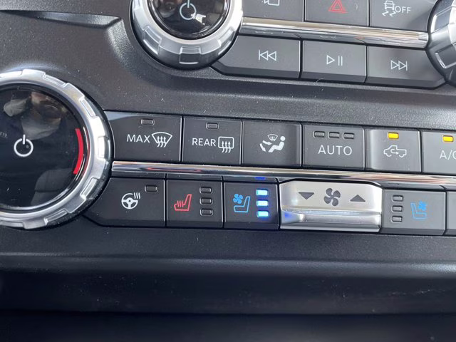 2026 Star White Metallic Tri-Coat Ford Super Duty F-350 SRW Valor Lift 4X4 Truck