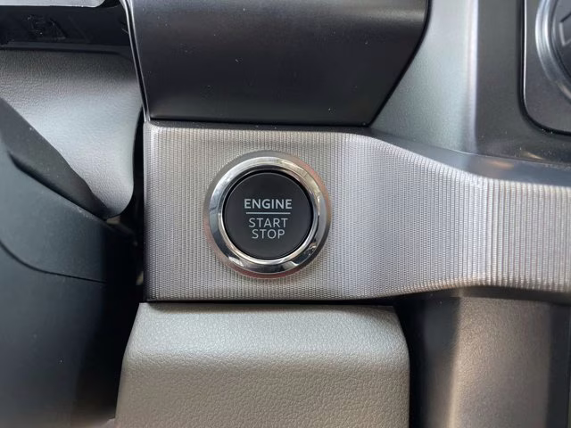 2026 Star White Metallic Tri-Coat Ford Super Duty F-350 SRW Valor Lift 4X4 Truck