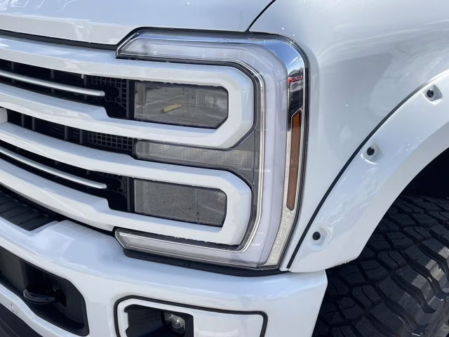 2026 Star White Metallic Tri-Coat Ford Super Duty F-350 SRW Valor Lift 4X4 Truck