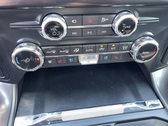 2026 Avalanche Ford F-150 LARIAT 4X4 Truck