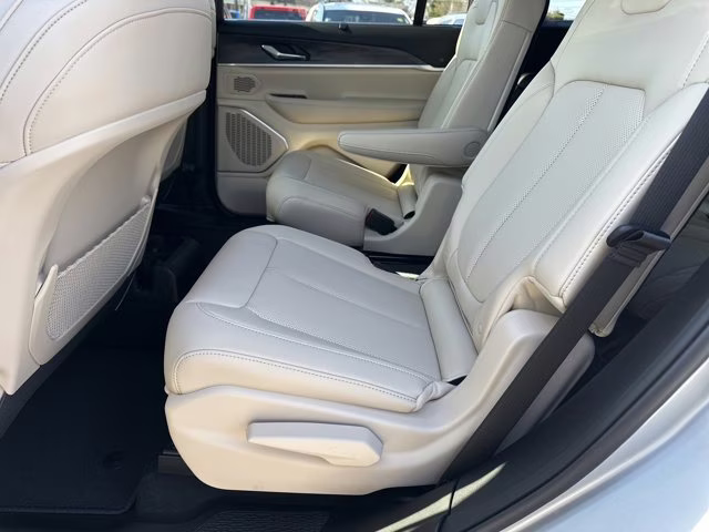 2025 Silver Zynith Jeep Grand Cherokee L Limited RWD SUV