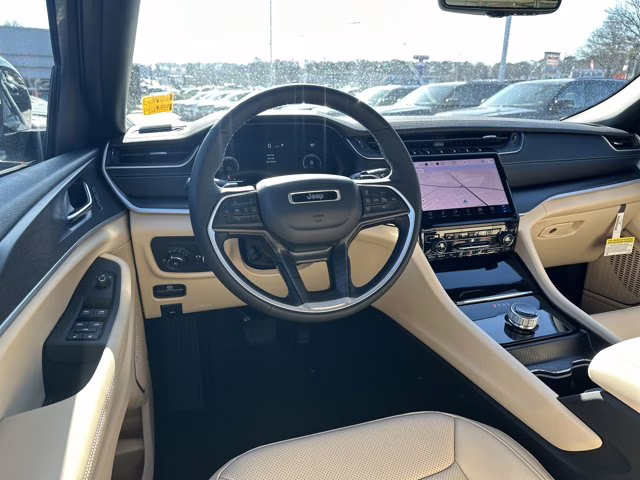 2025 Silver Zynith Jeep Grand Cherokee L Limited RWD SUV