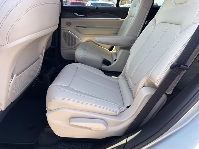 2025 Silver Zynith Jeep Grand Cherokee L Limited RWD SUV