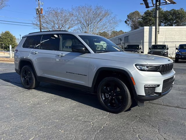 2025 Silver Zynith Jeep Grand Cherokee L Limited RWD SUV